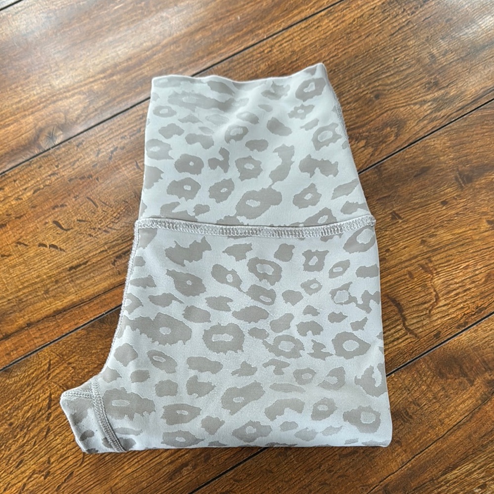 Beyond Yoga  Leopard Print  Leggings